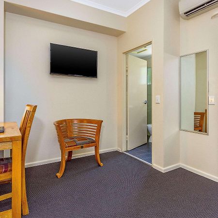 クオリティ ホテル ダーウィン エアポート エクステリア 写真 A typical studio apartment