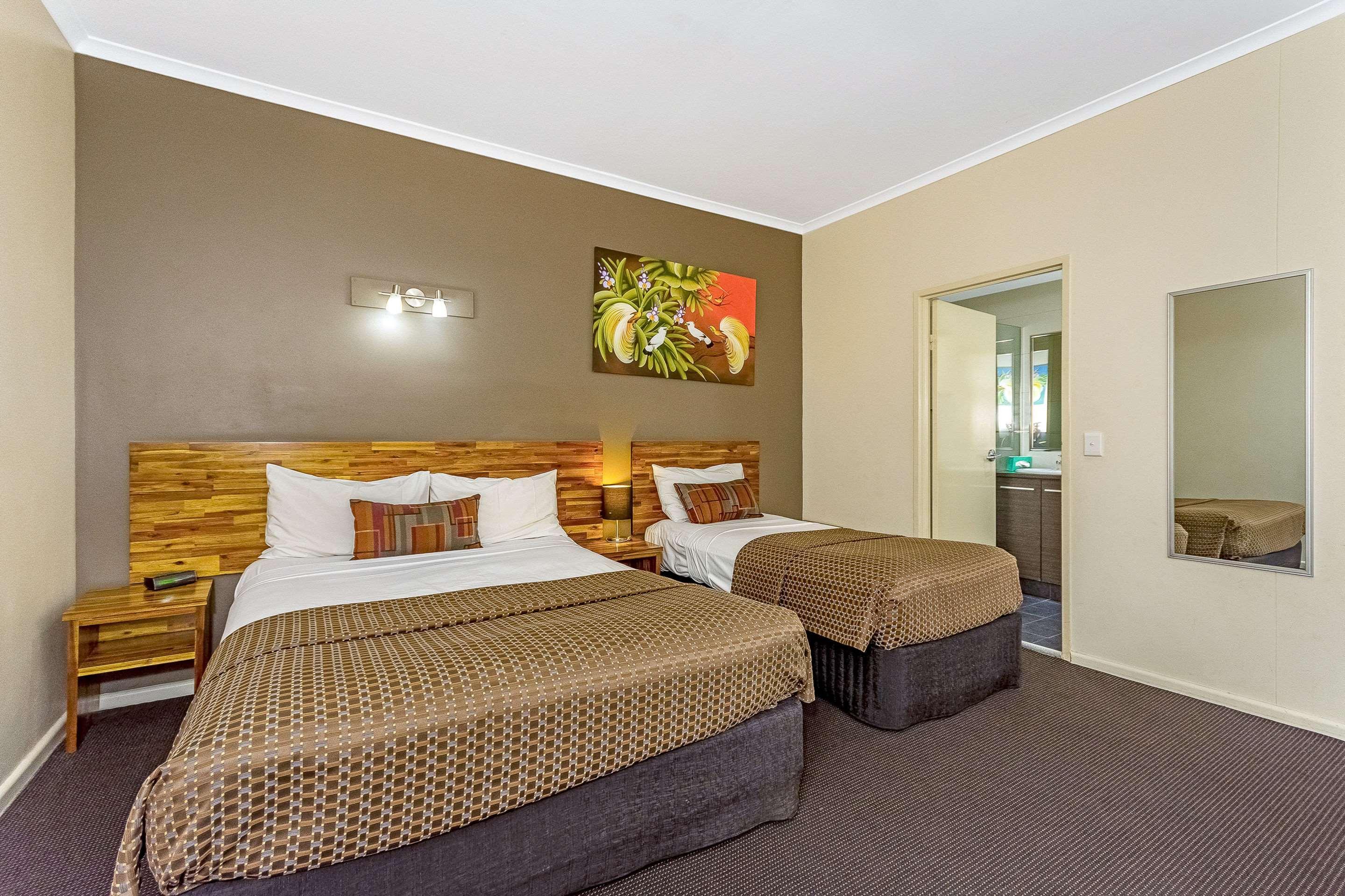 クオリティ ホテル ダーウィン エアポート エクステリア 写真 A typical motel room