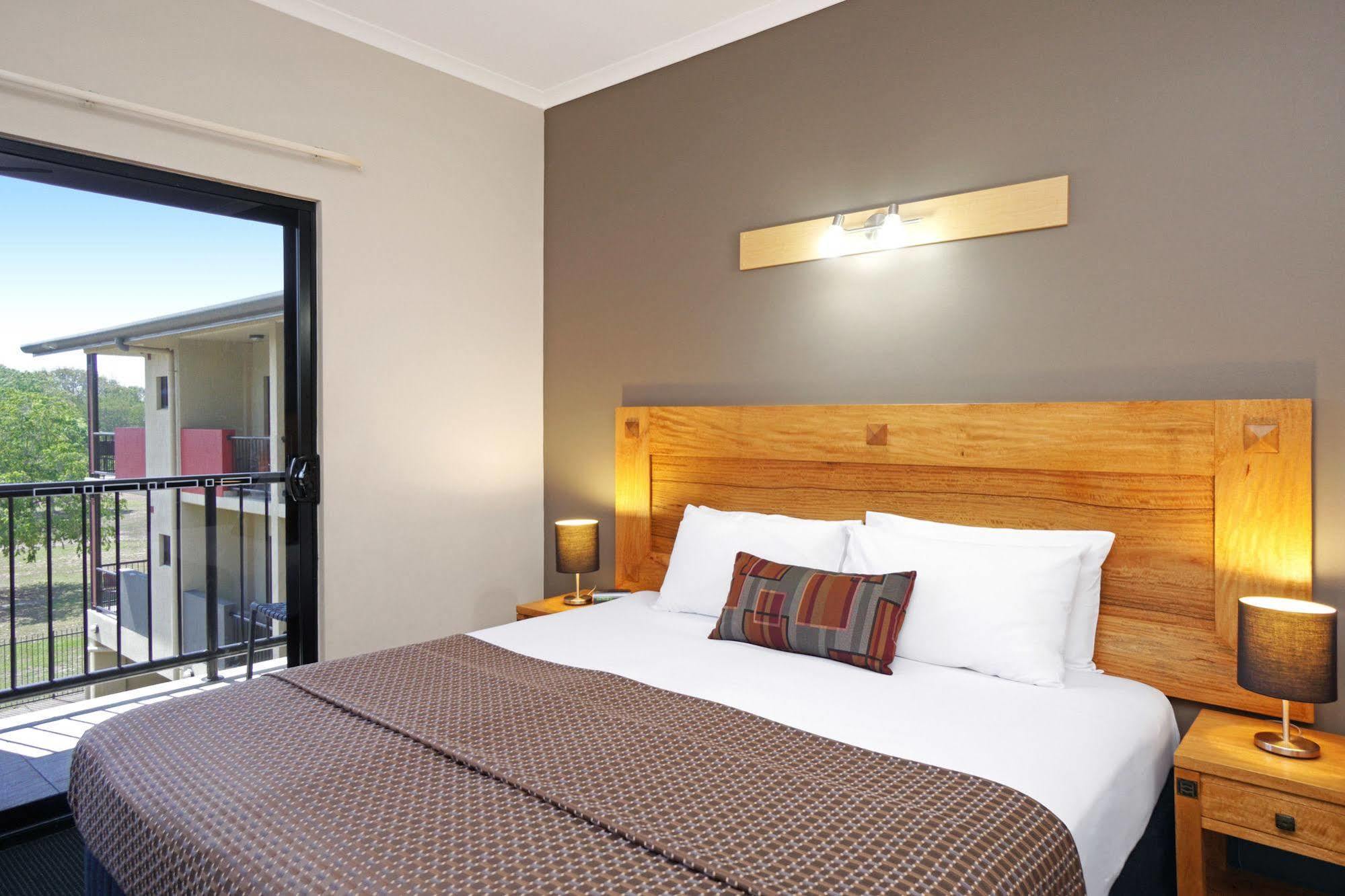 クオリティ ホテル ダーウィン エアポート 部屋 写真 A bedroom at the Quality Hotel & Spa